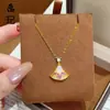 Loja de Ouro Mesmo Estilo Colar Coração Gelo Quebrado Banhado a Ouro Retenção de Cor Alta Borboleta Floral Moeda Cinco Imperadores Colar Atacado