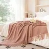 Manta tejida retro estilo nórdico, perfecta para decorar el pie de una cama en una casa de huéspedes, como manta ligera de lujo para la siesta, chal o manta para el sofá.