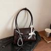 Bolso de Mujer 2025 Nuevo Bandolera de Hombro Bolso Cuadrado Pequeño Popular en Internet Coreano Bolso Sobaco Estilo Occidental Retro Bolso General Combinable