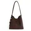 Bolsa Texturizada Retro Outono e Inverno Feminina 2026 Novo Estilo Design Texturizado Bolsa de Axila Moda Bolsa de Ombro Mão Mãe-Filho