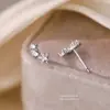 Pendientes de botón de plata S925 en forma de estrella con circonita, tachuelas ultra brillantes para el cartílago, de lujo ligero y alta gama, joyería hipoalergénica para mujer, venta al por mayor