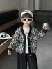 Cardigan de Tricô Vintage com Letras para Meninos Primavera e Outono Estilo Coreano Suéter Casual Estiloso Infantil para Meninos Jovens Roupa de Comércio Exterior