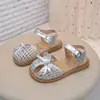 Sandalias para Niñas 2026 Verano Nuevo Estilo Coreano Moño Zapatos de Punta Cerrada Suela Suave para Niñas Pequeñas, Dulces Zapatos de Princesa