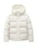 Popular chaqueta de plumón con capucha de color caramelo para mujer, estilo corto, invierno 2026, estilo coreano dulce, chaqueta puffer cálida para mujeres petite, moderna