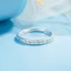 Novo Anel Simples Liso com Cravação de Zircônia e Fileira de Diamantes, Design de Nicho, Versátil para o Dia a Dia, Joia Feminina Exquisita e Fashion