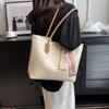 Popular Grande Capacidade Bolsa Feminina 2024 Nova Moda All-match Portátil Bolsa de Ombro Casual Trabalho Commuter Bolsa Tote