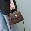 Bolso de mano para mujer 2026 estilo nuevo, bolso de hombro otoño/invierno, bolso cruzado, diseño de alta gama, adecuado para ir al trabajo, y se puede usar como bolsa de mano o bolsa de mamá