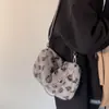 Bolsa de Outono para Mulheres, Bolsa de Braço de Pelúcia e de Alta Qualidade, Bolsa de Ombro Transversal de Pelúcia Moderna e Versátil, Bolsa de Pelúcia de Nicho