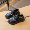 Sapatos de Couro de Performance Estilo Britânico para Meninas de 3-6-12 Anos Estilo Primavera e Outono Solado Macio Antiderrapante Sapatos de Princesa Sapatilhas Infantis Estilosas