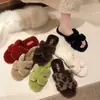 Pantuflas de mujer estilo europeo de suela plana, nuevo diseño simple para usar en exteriores, pantuflas de algodón de lujo ligero para otoño e invierno, 2026 rojo