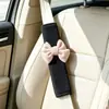 Almofada de Ombro para Cinto de Segurança com Laço Fofo Carro Macia Confortável Anti-Atrito Almofada de Ombro para Cinto de Segurança do Carro Tira Decorativa para Interior do Carro