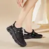 2025 Verão Estilo Coreano Sapatos de Malha Vazados Respiráveis Explosivos Ultraleves Slip-on Sapatos Torre Femininos Sapatos Femininos de Sola Grossa