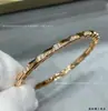 Baojia Versión Alta Pulsera Blanca de Nácar para Mujer Diamante Incrustado Oro Rosa 18k Cielo Estrellado Completo Pulsera de Hueso de Serpiente de Lujo Ligero