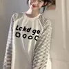 Camiseta de Manga Larga con Cuello Redondo, Estampado de Letras de Marca de Moda, Patchwork a Rayas, Versátil, Holgada, Bloque de Color, Top Ins para Mujer