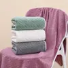 Conjunto de duas peças de toalha de banho em fleece de coral, absorvente, macia, de secagem rápida, para uso doméstico de adultos, toalha de banho grande, atacado de fábrica e personalização