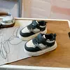 Zapatos para Niños Bebé Suela Suave Zapatos Individuales Primavera y Otoño Estilo Nuevo Niños Pequeños Tenis Niñas Lona de Caña Baja Zapatos de Jardín de Infancia
