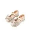 Zapatos de piel para niña, nueva colección otoño 2026, tela brillante dorada y plateada, zapatos de piel de lujo estilo francés, lazo de cristal transparente, zapatos para niños