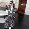 Ropa de Otoño de Moda para Niños: Ropa Urbana Genial y Elegante para Niñas, Conjunto Camuflado con Letras Nuevo 2026
