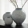 Jarra rústica de cerámica con esmalte moteado azul y blanco minimalista, adorno de escritorio estilo chino, jarrón de decoración para el hogar elegante y fresco