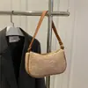 Bolsa Borboleta de Alta Aparência Estilo Coreano para Mulheres, Nova Bolsa Baguete de Ombro Verão 2025, Bolsa de Palha Trançada Casual da Moda