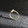 Novo E-commerce Transfronteiriço Aliexpress Moda Europeia e Americana Tendência e Personalizado Zircônia Microincrustada Anel Cruz Feminino R5947