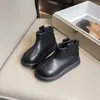 Botas de couro da moda para meninas 2026 outono e inverno novas botas curtas retrô infantis sola macia versátil cano baixo botas de motocicleta Martin