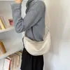 Nova Bolsa de Couro com Cera de Óleo Vintage 2026 Formato Dumpling para Mulheres, Bolsa de Ombro Simples de Couro Macio, Bolsa Pequena Transversal de Nicho para o Dia a Dia