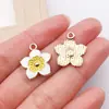 20 Estilos de Flor de Ciervo Corazón de Concha Blanca con Goteo de Aceite Colgantes para Bolsos de Mujer Accesorios para Llaveros DIY
