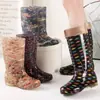 Botas de lluvia de moda, zapatos impermeables, de caña alta, forradas de polar, botas de lluvia de algodón, cubrezapatos de goma, botas de agua, para mujer, talla de adulto, de moda, antideslizantes, cálidas, invierno