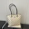 Estilo Coreano 2026 Nuevo Bolso Casual de un Solo Hombro Bolsos de Nicho Estilo Coreano Bolso de Mano para el Trabajo Bolso Tote Bolso Cubo Elegante