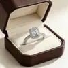 Anillo de luz de dos tonos con diamantes completos de venta caliente transfronteriza, lujo de alta gama, color familiar eterno europeo y americano, anillo de boda con piedras preciosas, venta al por mayor