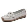 Sapatos Femininos Plus Size, Sapatos Planos de Verão Vazados para Mães, Slip-On de Solado Macio, Superfície Macia, Mocassins Casuais Confortáveis, Sapatos de Venda Cruzada