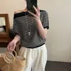 Camiseta de Punto de Rayas con Hombro Inclinado de Estilo Casual Coreano para Mujer en Verano, Holgada Perezosa Cintura Adelgazante Look Top de Manga Corta con Hombros Descubiertos
