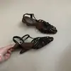 Sandalias Retro de Tejido Hueco Estilo Francés Color Nude de Punta Cerrada para Mujer, Verano Tacón Bajo Cuña con Tira Única, Zapatos Romanos de Nicho
