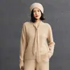 Nova camisa básica versátil de outono e inverno feminina, gola cachecol elegante de cashmere puro, corte solto, suéter de tricô quente de manga longa