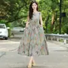Novo vestido de algodão e seda de verão para mulheres de meia-idade e idosas, estilo jovem, plus size, vestido floral para mães de meia-idade, elegante para uso ao ar livre