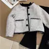 Traje de Niña Primavera y Otoño 2026 Otoño Estilo Coreano Estilo Coco Chanel Cardigan Prendas de Abrigo Niña Pequeña Casual Pantalones Acampanados