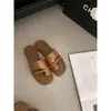 Conjunto de Sandálias Casuais de Dedo com Senso de Design de Nicho Shopee Roupa de Verão Transfronteiriça Sandálias Romanas Retrô com Solado Macio para Mulheres