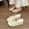 Sandálias Anabela de Salto Alto Simples Retrô 2026 com Solado Grosso para Mulheres Baixas, Estilo Francês de Verão Novo Modelo, Sandálias de Encaixar para Uso ao Ar Livre