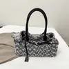 2025 Moda Novo Estilo Retrô Fosco Grande Capacidade Bolsa de Ombro Axila para Deslocamento Bolsa Grande para Mulheres