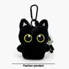 Novo Pingente Doce e Legal de Morango Gatinho Preto Boneco de Pelúcia Fofo Chaveiro Pingente de Boneca Pingente para Mochila Escolar de Estudante
