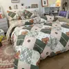 Juego de ropa de cama fresco y sencillo de cuatro piezas cuidadosamente seleccionado, funda de edredón de verano, juego de tres piezas para dormitorio de estudiante, ropa de cama de dibujos animados de una pieza