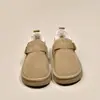 Botas de nieve de una sola pieza con suela de cuero, sin cordones, forradas de felpa, zapatos de algodón engrosados para mujer, nuevo invierno 2026, zapatos Birkenstock, zapatos para conducir