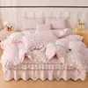 2026 Novo Modelo Renda de Algodão Imitação de Alta Qualidade Saia de Cama Matelassada Conjunto de Três ou Quatro Peças Algodão Lavado Estilo Princesa Coreana Saia de Cama de Renda