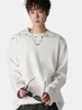Hombreras Decorativas Metálicas Estilo Americano Camiseta Blanca de Manga Larga Pesada para Hombre Sudadera Casual Primavera/Otoño Top Trendy con Sentido de Diseño