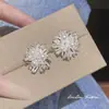 Brincos de Prata 925 com Agulha em Formato de Coração com Pérolas em Cubo de Açúcar, Design Moderno e Temperamento Elegante, Brincos de Luxo Leve e de Alta Qualidade