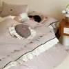 Conjunto de Quatro Peças de Algodão Escovado de Alta Qualidade Toalha Bordada Espessa Bordado em Toalha Capa de Edredom de Algodão Escovado Lençol de Cama