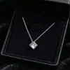 Collar para mujer de diseño nicho de lujo ligero, blanco como terrón de azúcar, con diamantes blancos y acero de titanio, estilo coreano, modelo nuevo único con un toque de alta gama, cadena para la clavícula