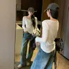 Foto real de camiseta interior blanca para mujer, camiseta de manga larga para usar en capas, nuevo estilo Otoño/Invierno 2026, corte ajustado, resalta la figura, top absolutamente impresionante 26403