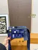 Nova Bolsa Quadrada Pequena Masculina 2025 com Padrão Vintage, Versátil para o Dia a Dia, Bolsa de Ombro de Grande Capacidade, Bolsa Transversal, Atacado e Dropshipping